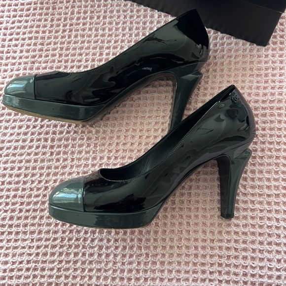 Chanel Heels - Picture 3 of 9